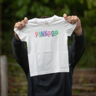 Kindershirt beige met gekleurd logo op borst